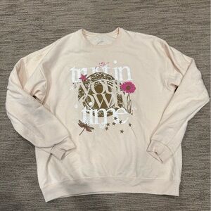 Oversized Cream Graphic sweatshirt